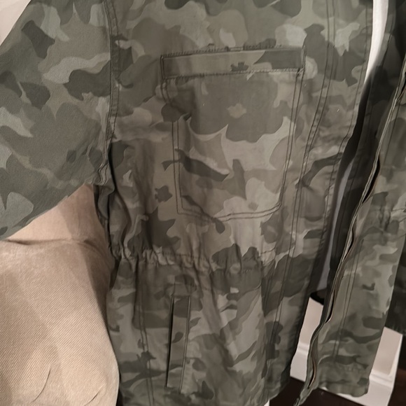 Camo Old Navy Cinched Jacket - Picture 2 of 9